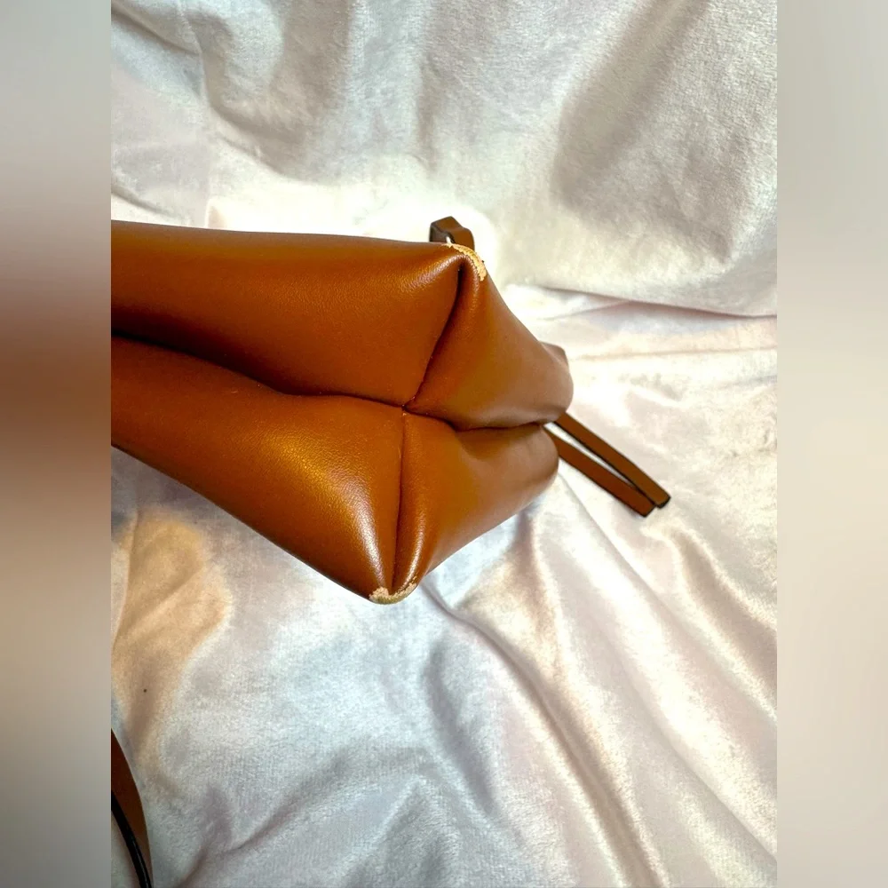 Tory Burch Crossbody Miller Bag Aged Camello Leather Logo Flap Discontinued Rare - Picture 11 of 13